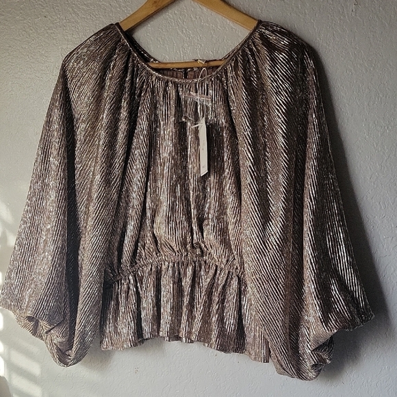 Mille Resort & Travel ,Karis Top Lux  Metallic Gold  Women's Top Size XXS-M - Picture 7 of 15
